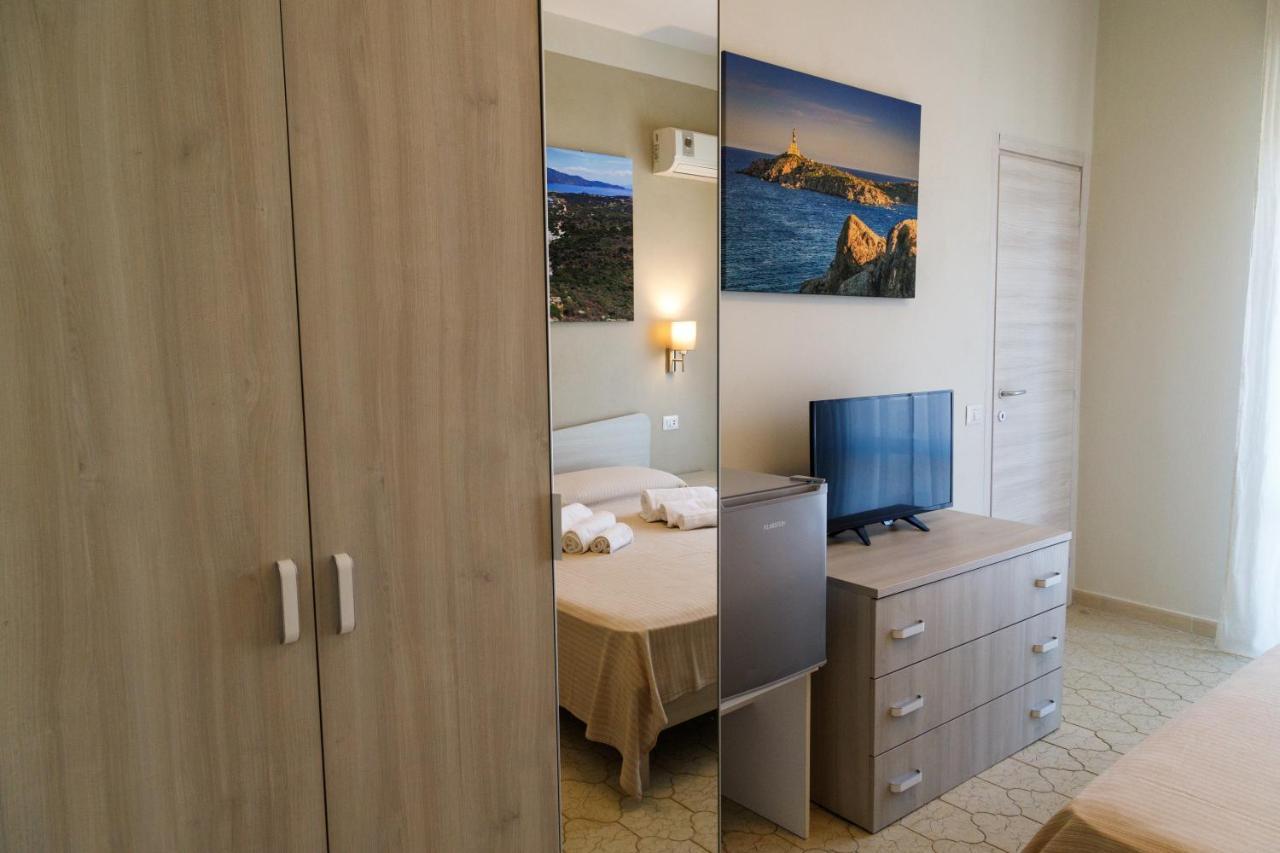 Casa Tacconi Bed & Breakfast Villasimius Bagian luar foto